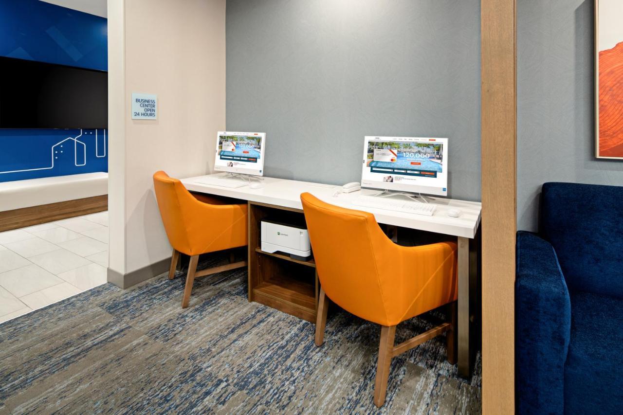 Holiday Inn Express & Suites Palm Desert - Millennium By Ihg Exterior photo