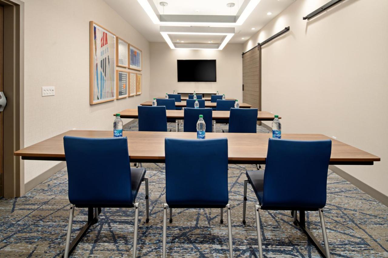 Holiday Inn Express & Suites Palm Desert - Millennium By Ihg Exterior photo